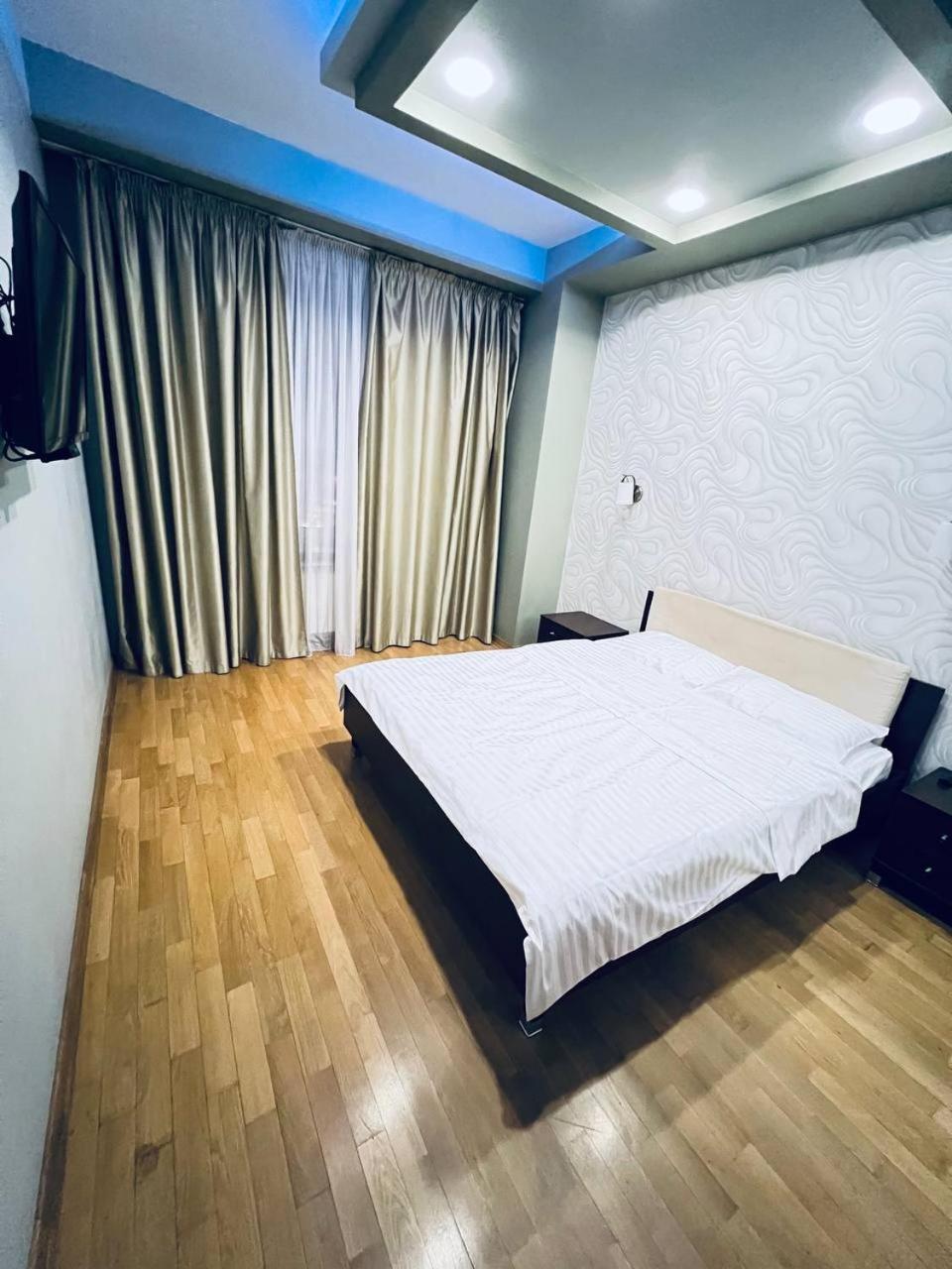 Apartments Tsekhova 1 Street Львов Экстерьер фото